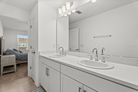Townhouse in Sarasota, Florida 2 bedrooms, 110.27 sq.m. № 2217226 - photo 22