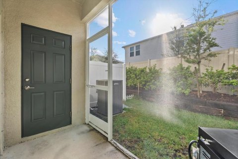 Townhouse in Sarasota, Florida 2 bedrooms, 110.27 sq.m. № 2217226 - photo 30