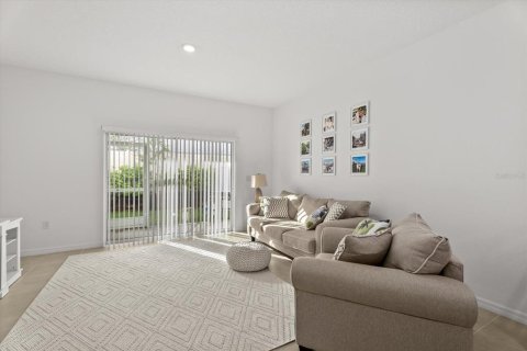 Townhouse in Sarasota, Florida 2 bedrooms, 110.27 sq.m. № 2217226 - photo 15