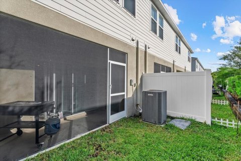 Townhouse in Sarasota, Florida 2 bedrooms, 110.27 sq.m. № 2217226 - photo 29