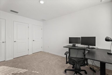 Townhouse in Sarasota, Florida 2 bedrooms, 110.27 sq.m. № 2217226 - photo 24