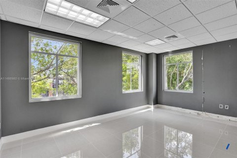 Commercial property in Miramar, Florida № 2013012 - photo 7