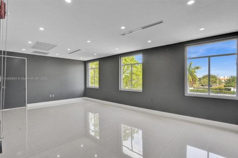 Commercial property in Miramar, Florida № 2013012 - photo 18