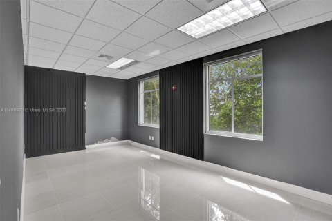 Commercial property in Miramar, Florida № 2013012 - photo 27