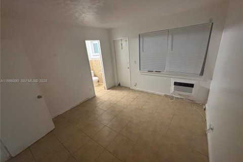 Casa en alquiler en Fort Lauderdale, Florida, 1 dormitorio, 232.81 m2 № 2064497 - foto 4