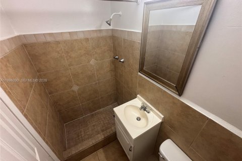 Casa en alquiler en Fort Lauderdale, Florida, 1 dormitorio, 232.81 m2 № 2064497 - foto 5