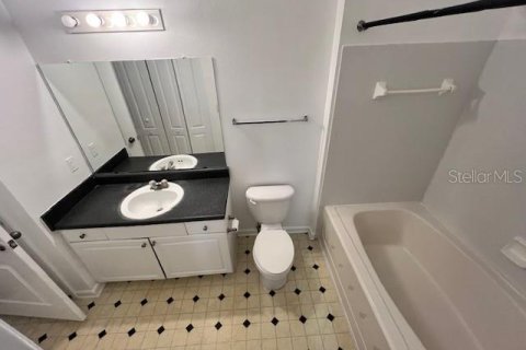 Condo in Orlando, Florida, 1 bedroom  № 2383393 - photo 8