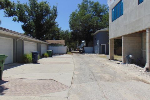 House in Tampa, Florida 2 bedrooms, 85.66 sq.m. № 1192327 - photo 4
