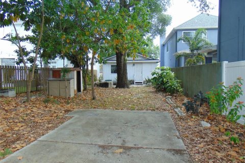 House in Tampa, Florida 2 bedrooms, 85.66 sq.m. № 1192327 - photo 5