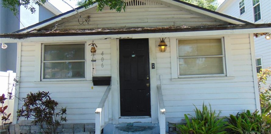 House in Tampa, Florida 2 bedrooms, 85.66 sq.m. № 1192327