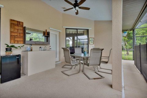 Villa ou maison à vendre à Port St. Lucie, Floride: 4 chambres, 242.2 m2 № 2401407 - photo 27