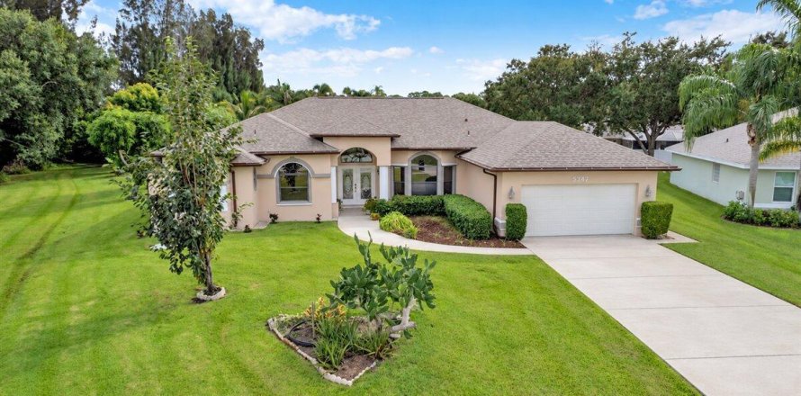 Villa ou maison à Port St. Lucie, Floride 4 chambres, 242.2 m2 № 2401407