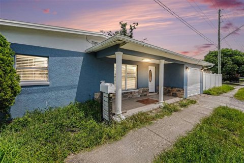 Casa en Saint Petersburg, Florida 3 dormitorios, 69.49 m2 № 2371889