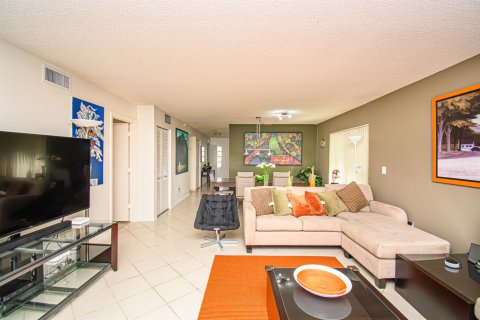 Copropriété à vendre à Boca Raton, Floride: 2 chambres, 112.97 m2 № 2253885 - photo 6