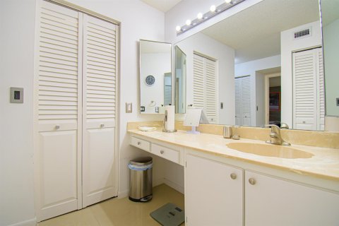 Copropriété à vendre à Boca Raton, Floride: 2 chambres, 112.97 m2 № 2253885 - photo 17