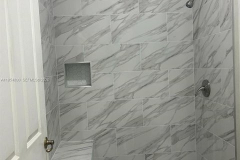 Condo in Homestead, Florida, 2 bedrooms  № 2010150 - photo 16