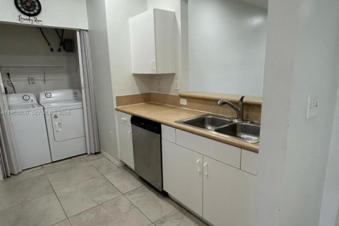 Condo in Homestead, Florida, 2 bedrooms  № 2010150 - photo 4