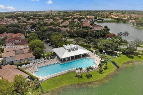 Condo in Homestead, Florida, 2 bedrooms  № 2010150 - photo 23