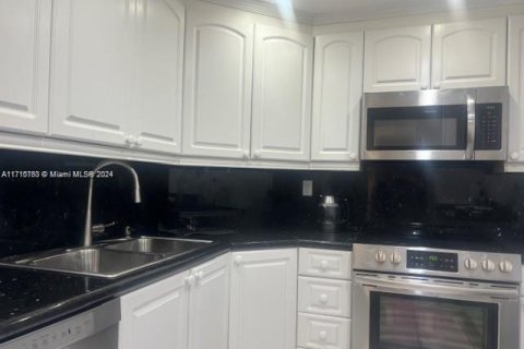 Condominio en venta en Sunny Isles Beach, Florida, 1 dormitorio, 70.79 m2 № 1694784 - foto 6