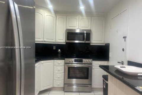 Condominio en venta en Sunny Isles Beach, Florida, 1 dormitorio, 70.79 m2 № 1694784 - foto 5
