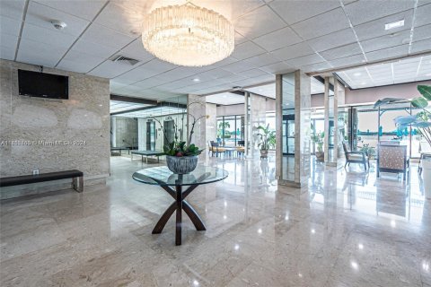 Condominio en venta en Sunny Isles Beach, Florida, 1 dormitorio, 70.79 m2 № 1694784 - foto 29