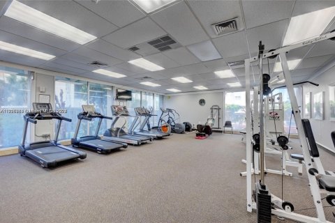 Condominio en venta en Sunny Isles Beach, Florida, 1 dormitorio, 70.79 m2 № 1694784 - foto 16
