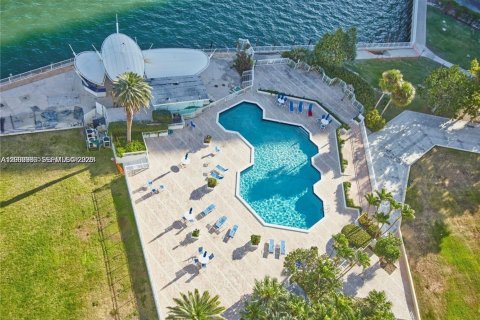 Купить кондоминиум в Майами, Флорида 2 спальни, 127.93м2, № 2067486 - фото 12