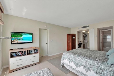 Купить кондоминиум в Майами, Флорида 2 спальни, 127.93м2, № 2067486 - фото 3
