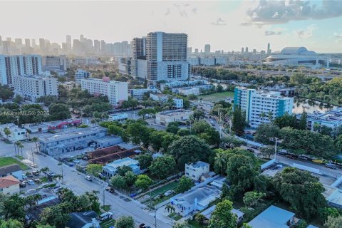 Commercial property in Miami, Florida № 1867417 - photo 7