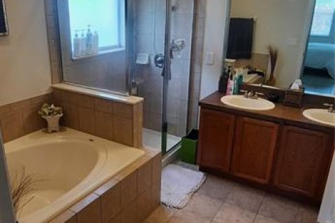 Villa ou maison à vendre à Kissimmee, Floride: 4 chambres, 162.02 m2 № 2219071 - photo 24