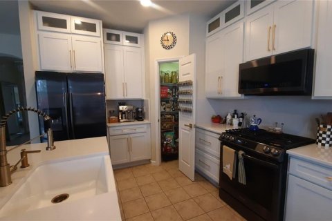 Villa ou maison à vendre à Kissimmee, Floride: 4 chambres, 162.02 m2 № 2219071 - photo 3