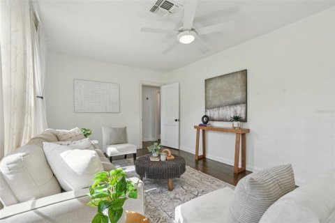 House in Orlando, Florida 3 bedrooms, 94.57 sq.m. № 1791803 - photo 8