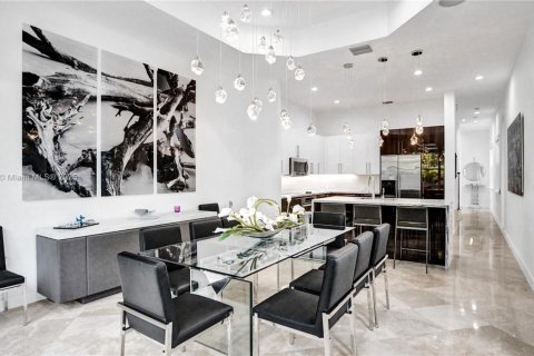 Townhouse in Hollywood, Florida 4 bedrooms, 310.48 sq.m. № 1882274 - photo 7