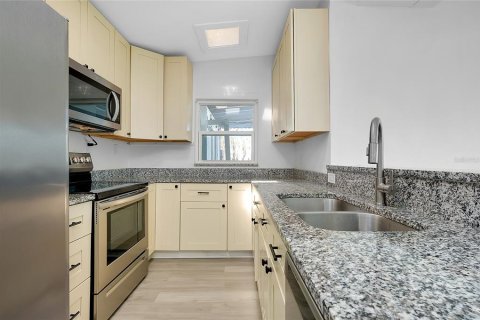 House in Port Charlotte, Florida 2 bedrooms, 98.01 sq.m. № 1684992 - photo 13