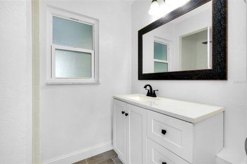 House in Port Charlotte, Florida 2 bedrooms, 98.01 sq.m. № 1684992 - photo 29