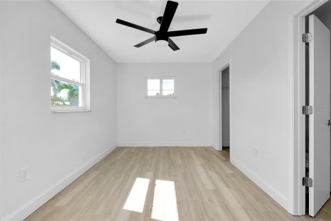 House in Port Charlotte, Florida 2 bedrooms, 98.01 sq.m. № 1684992 - photo 24