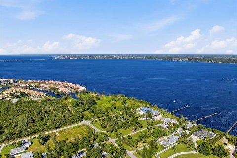 Immobilier commercial à vendre à Punta Gorda, Floride: 367.52 m2 № 2427147 - photo 18