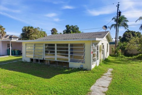 Immobilier commercial à vendre à Punta Gorda, Floride: 367.52 m2 № 2427147 - photo 7