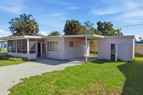 Immobilier commercial à vendre à Punta Gorda, Floride: 367.52 m2 № 2427147 - photo 10