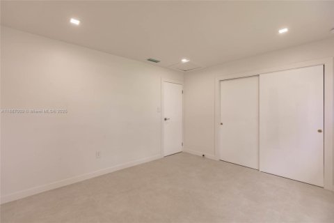 House in Sunrise, Florida 4 bedrooms № 1943981 - photo 11