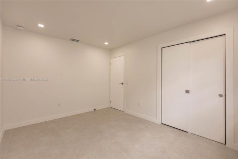 House in Sunrise, Florida 4 bedrooms № 1943981 - photo 30
