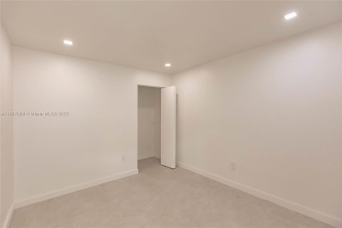 House in Sunrise, Florida 4 bedrooms № 1943981 - photo 21