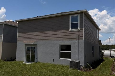 House in Eustis, Florida 4 bedrooms, 174.1 sq.m. № 2207980 - photo 8