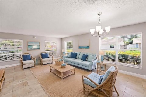 Купить виллу или дом в Семинол, Флорида 8 комнат, 222.59м2, № 2231373 - фото 6