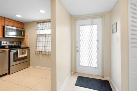 Condominio en venta en Margate, Florida, 1 dormitorio, 72 m2 № 2152698 - foto 6