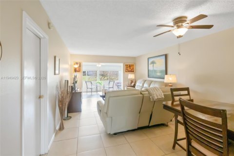 Condominio en venta en Margate, Florida, 1 dormitorio, 72 m2 № 2152698 - foto 10