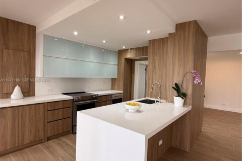 Condo à Aventura, Floride, 2 chambres  № 1976416