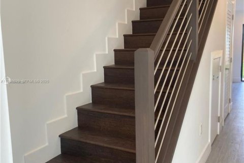 Townhouse in Miami, Florida 3 bedrooms, 114.08 sq.m. № 1993197 - photo 3