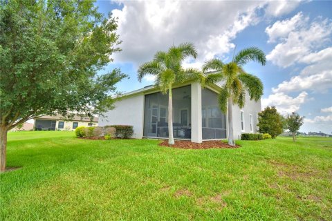 House in Auburndale, Florida 3 bedrooms, 286.23 sq.m. № 1746715 - photo 9