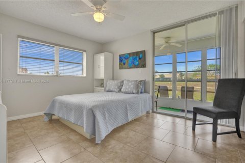 Condo in Sunrise, Florida, 1 bedroom  № 1868362 - photo 14